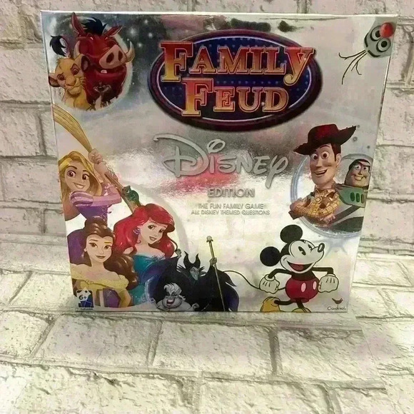 2016 Family Feud Disney Edition Game By Cardinal - Picture 1 of 4